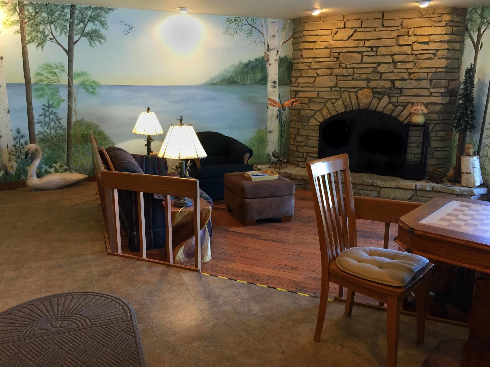 Open Hearth Lodge Sister Bay Exterior photo