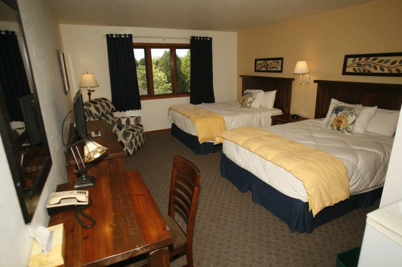 Open Hearth Lodge Sister Bay Exterior photo